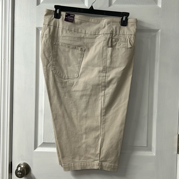 Gloria Vanderbilt Size 24W Pull On Skimmer Capris - Picture 1 of 7